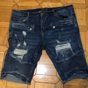 Men’s Embellish Distressed Shorts